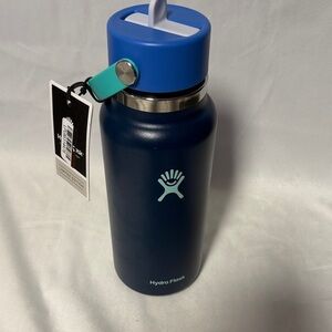 Hydro Flask Midnight Blue Bottle with Handle